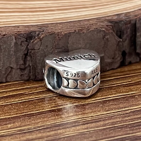 Pandora Munich, Germany Travel Heart Bead Charm - Picture 9 of 9